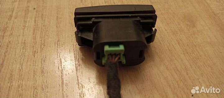 Кнопка аварийной сигнализации Ford C-Max