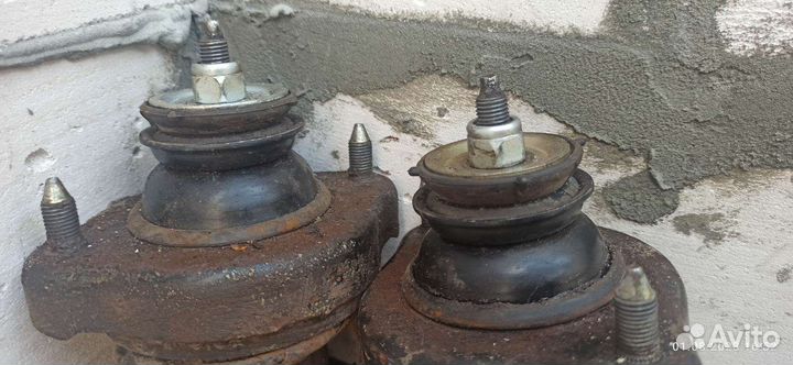 Задние стойки Митсубиси каризма