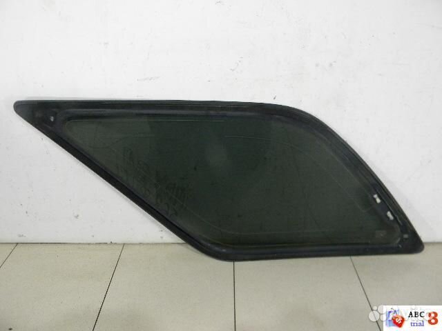 Стекло заднее боковое правое