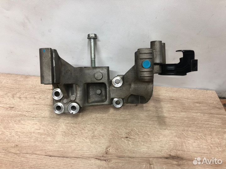 Кронштейн натяжного ролика Kia K5