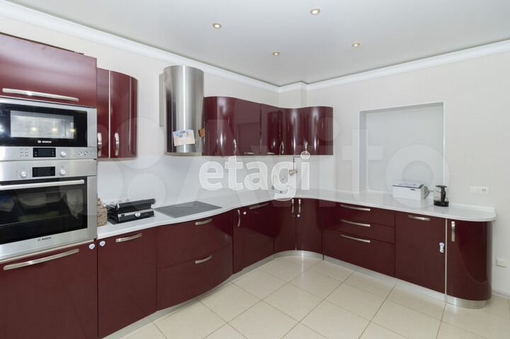 4-к. квартира, 102 м², 1/10 эт.