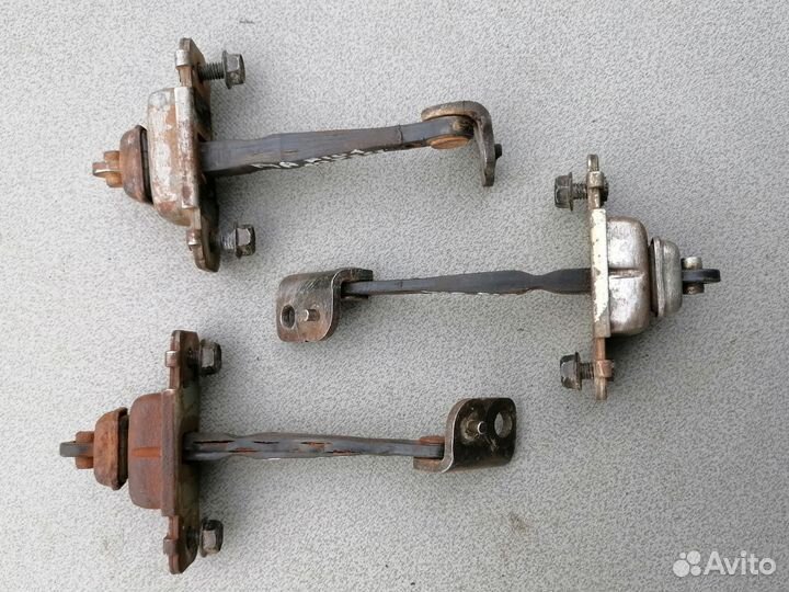 Ограничитель двери для Kia RIO 1999-2002 дорестайл