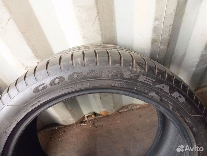 Goodyear Eagle F1 Asymmetric SUV 295/40 R22