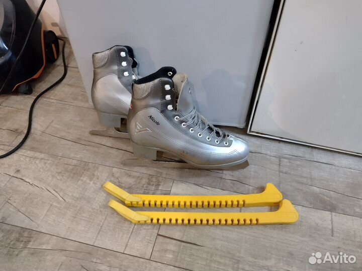 Коньки женские 40 размер Nikole серебро бу