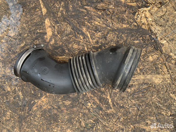 Volvo xc90 2.4TD патрубок воздушного фильтра