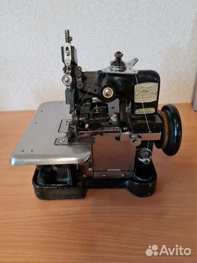 Оверлок для швейной машины