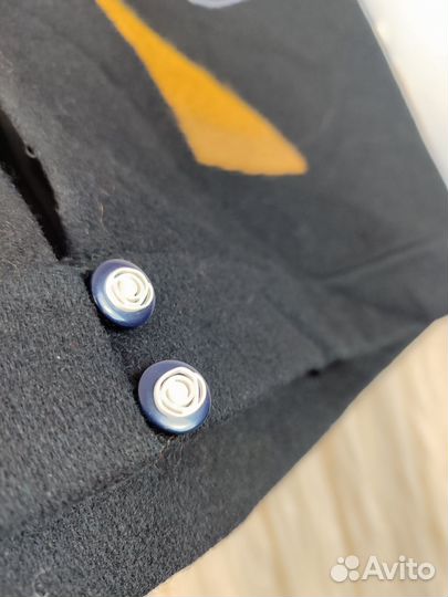 Шерстяной жилет с вышивкой. Винтаж р.48