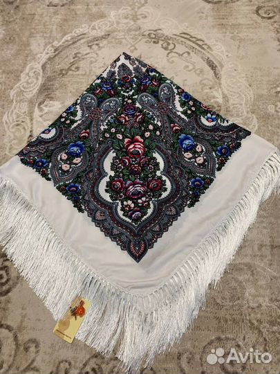 Платки шерстяные с бахромой