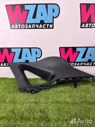 Обшивка отсека багажника правая Ford Escape