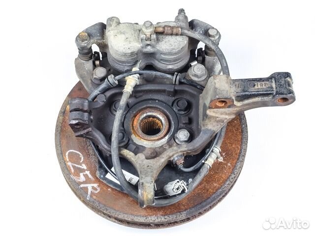 Кулак поворотный правый Nissan Serena