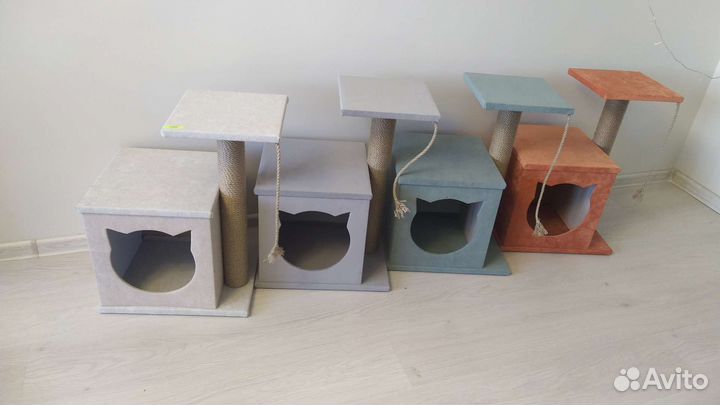Домик с когтеточкой для котят
