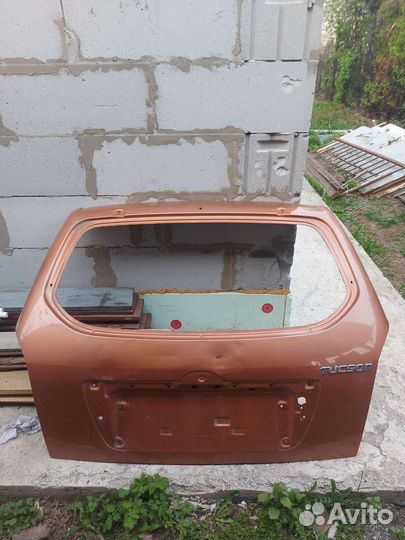 Крышка багажника Hyundai Tucson