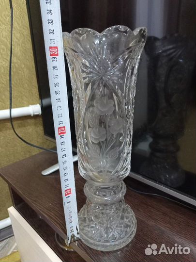 Ваза хрустальная красный май