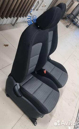 Hyundai Cerato 3 передние сиденья