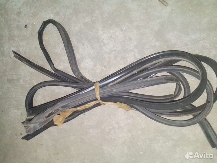 Комплект уплотнителей на стойки на опель zafira b