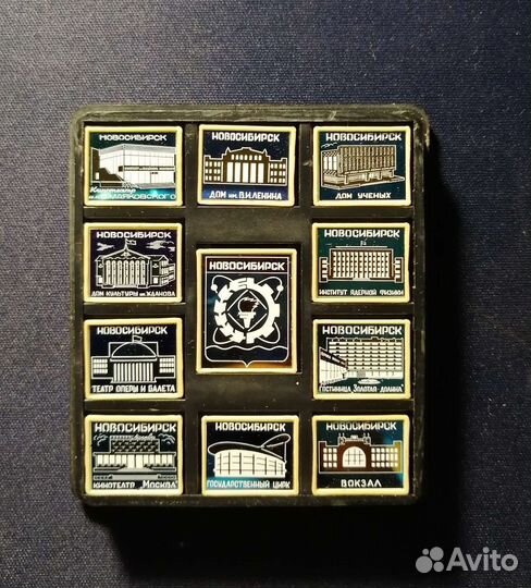 Набор коллекционных значков 