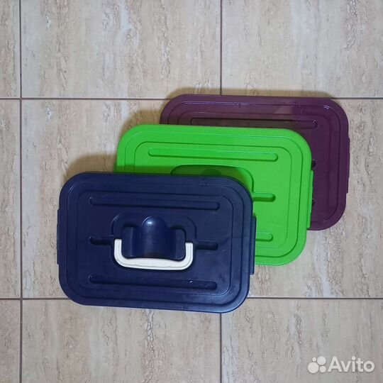 Крышка от пластикового ящика