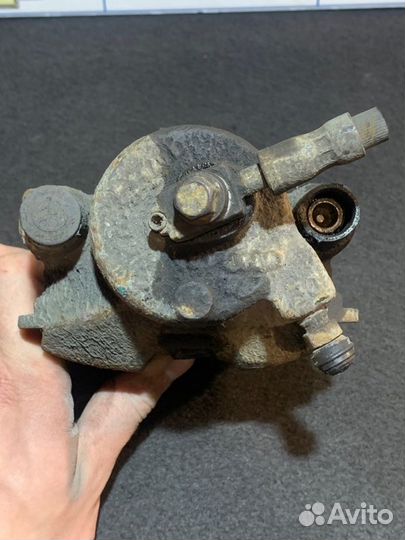 Суппорт передний левый Skoda Octavia 2 (A5)