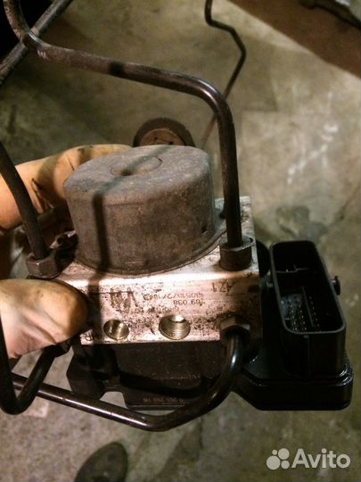 Блок ABS Фольцваген Поло 5 седан