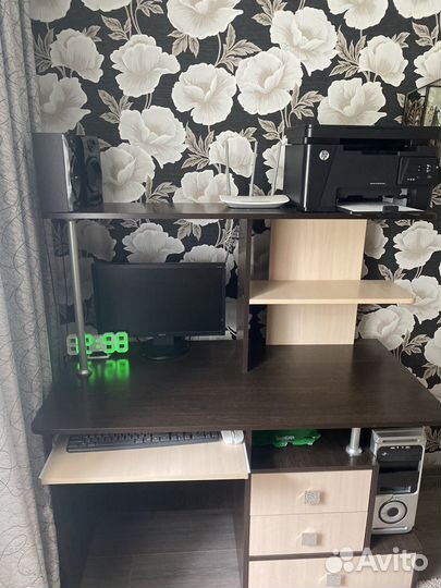 Компьютерный стол