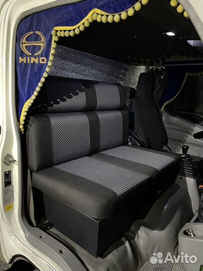 Сиденье-спальник на Toyota hino 300 и др