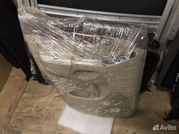 Обшивка двери на Prado 120 бежевая