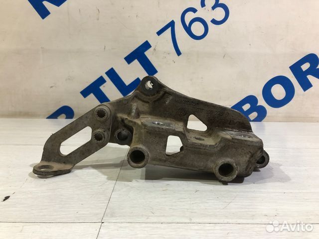 Кронштейн опоры двигателя правый skoda yeti 1.2 DS