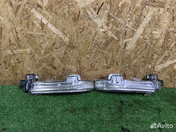 Повторитель поворота в зеркало volvo S60 S80 V40