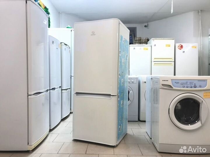 Холодильник Indesit