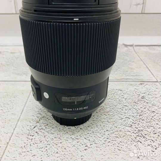 Sigma AF 135mm f/1.8 DG HSM Art