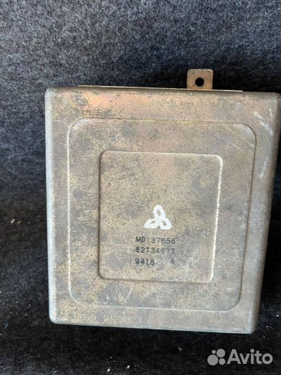 Блок управления двигателем Mitsubishi Pajero