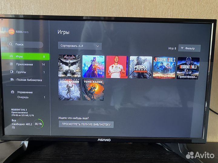 Xbox One S 1tb как новая + 2 геймпада + игры