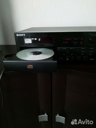 Кассетныая дека с CD проигр. sony TXD-R11