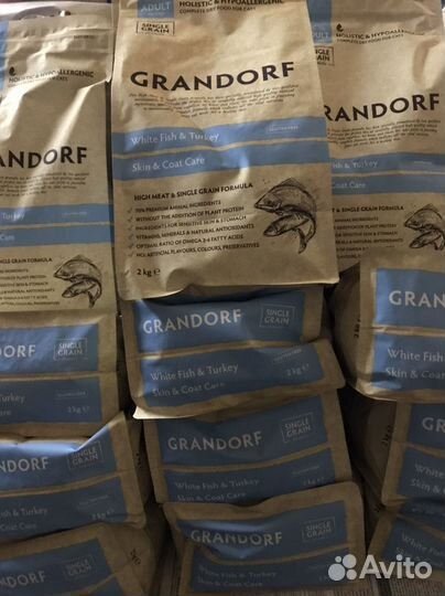 Сухой корм для домашних кошек Grandorf 2кг