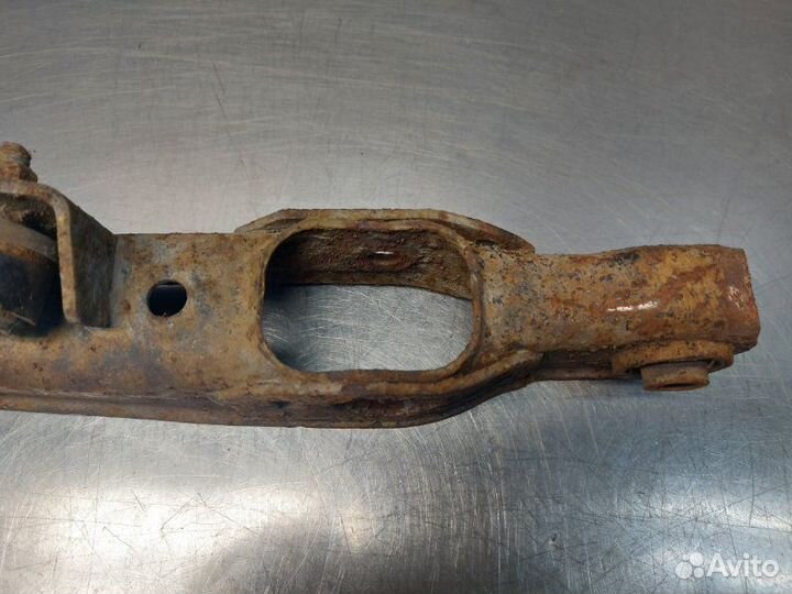 Рычаг поперечный задний правый Mitsubishi