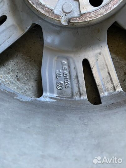 Литой диск R15 Фольксваген поло