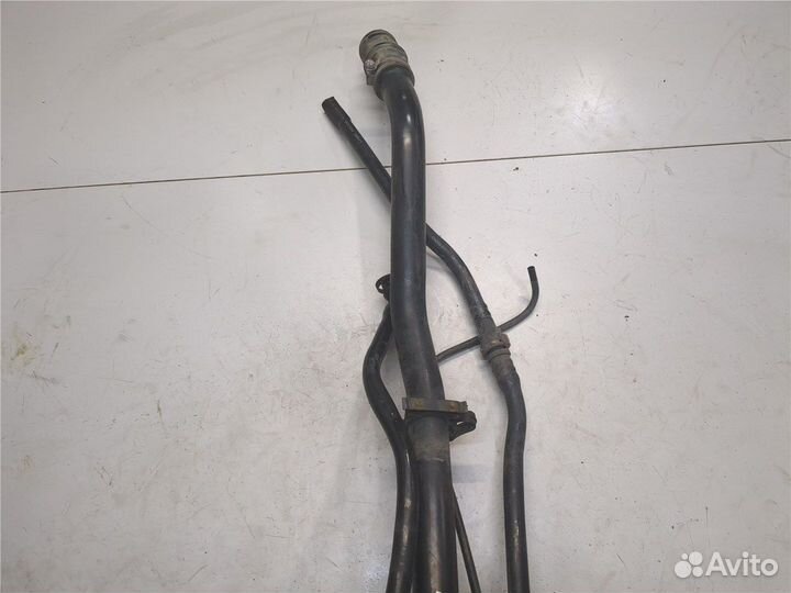 Горловина заливная топливная Land Rover Discovery