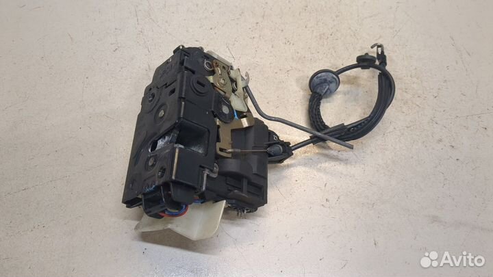 Замок двери Volkswagen Passat 5, 2001