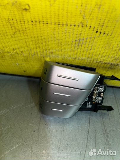 Кнопка многофункциональная правая Nissan Murano