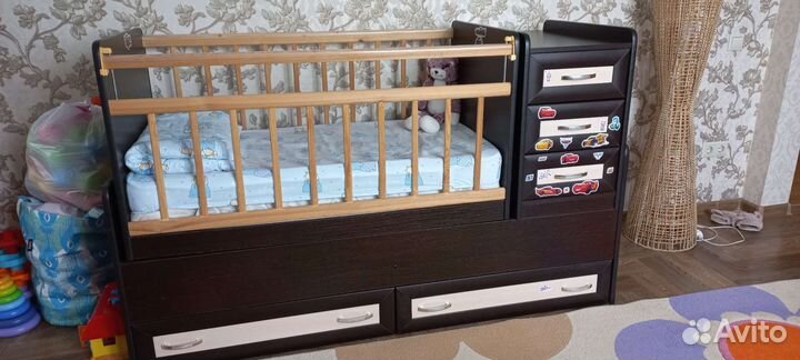 Кроватка трансформер с маятником