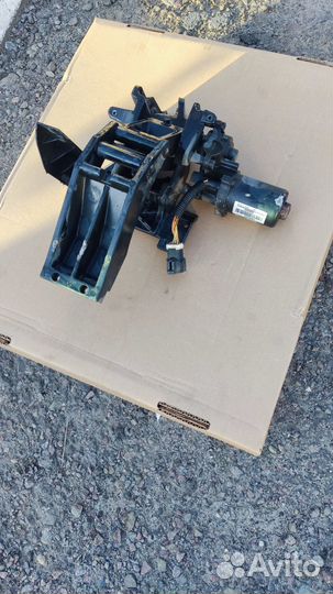 Электромотор, кронштейн задний, правого порога