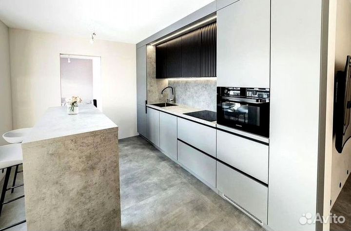 Кухонный гарнитур в современном стиле на заказ