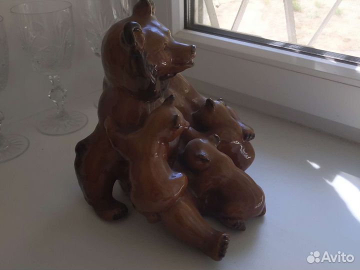 Статуэтка Медведица с медвежатами