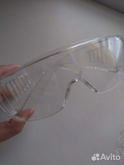 Защитные очки