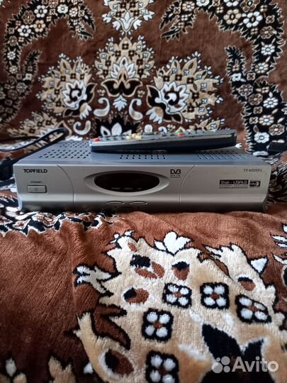 Антенна + ресивер (комплект спутникового тв)