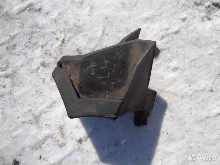 Уголок жабо левый Nissan Laurel HC35 RB20DE 1998/8