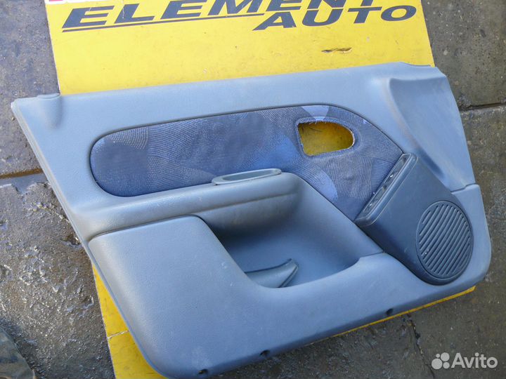 Обшивка двери передняя левая Renault Clio 2