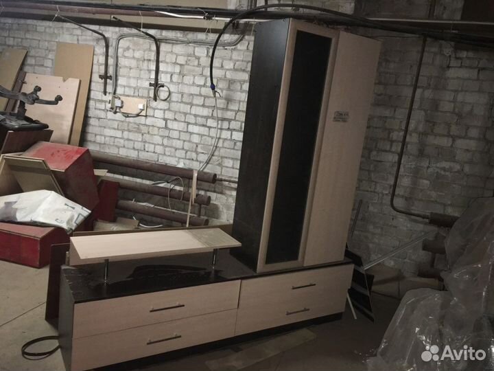 Стенка горка в гостиную новая