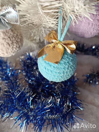 Новогодний вязаный шар