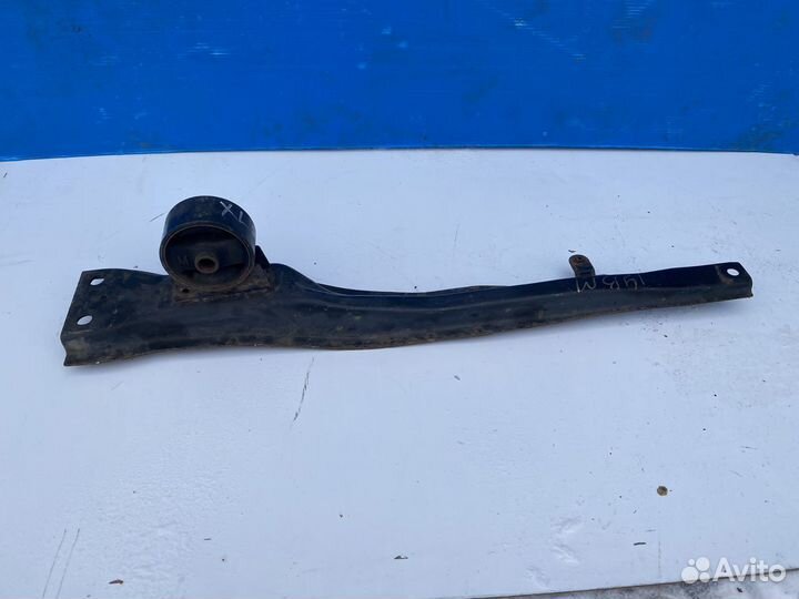 Mitsubishi Outlander XL Кронштейн подрамника (лыжа